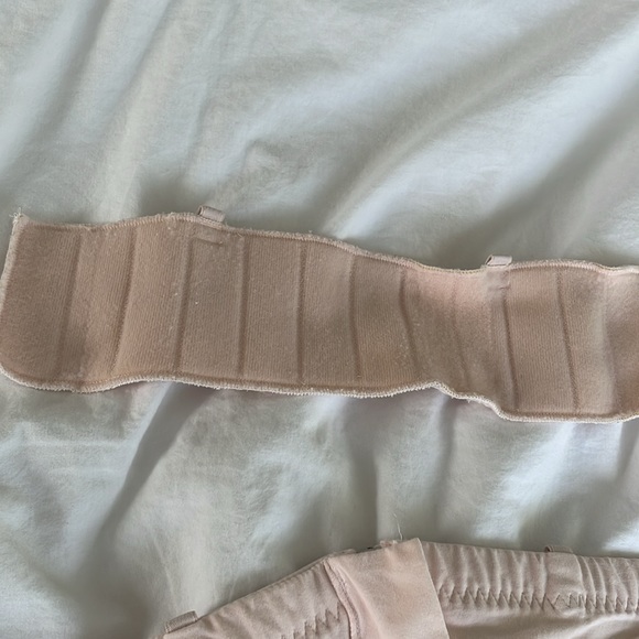 Lansinoh size XS -Large  Hands-Free Pumping/Nursing bra  in pink - Picture 5 of 8